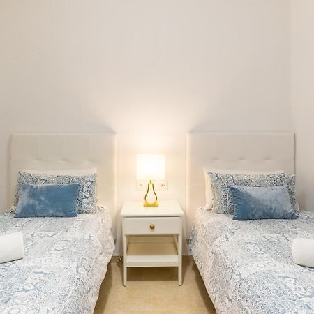 Agua II & Seasonal Pool By Ele Apartments Malaga Bagian luar foto